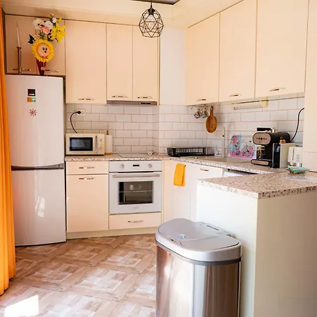 Claire With Garden Apartament *