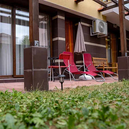 Apartament Claire With Garden