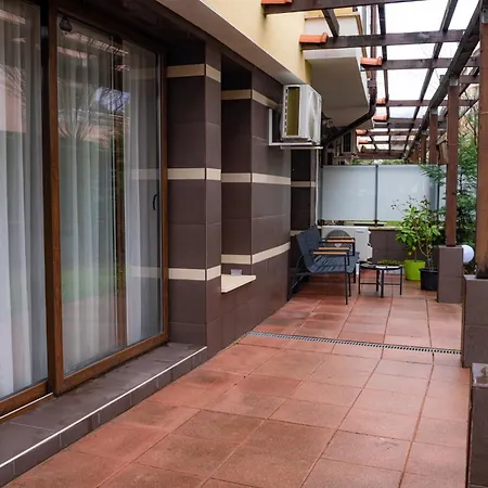 Quiet Garden Retreat, Private Patio Free Parking