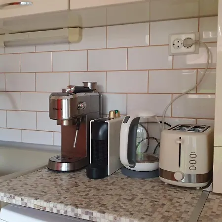 Quiet Garden Retreat, Private Patio Free Parking Appartement Sofia