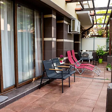 شقة Quiet Garden Retreat, Private Patio Free Parking *