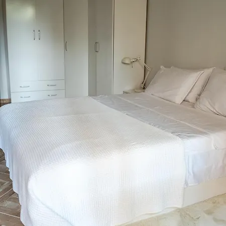 شقة Quiet Garden Retreat, Private Patio Free Parking صوفيا