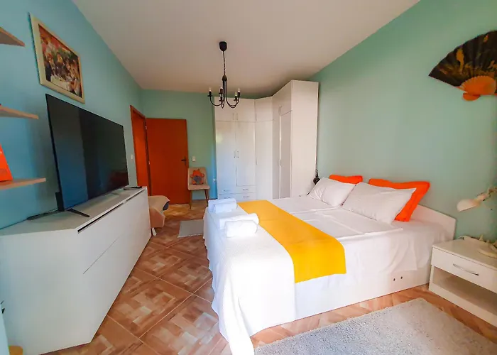 Claire With Garden 公寓 *