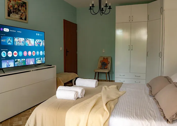 公寓 Claire With Garden *