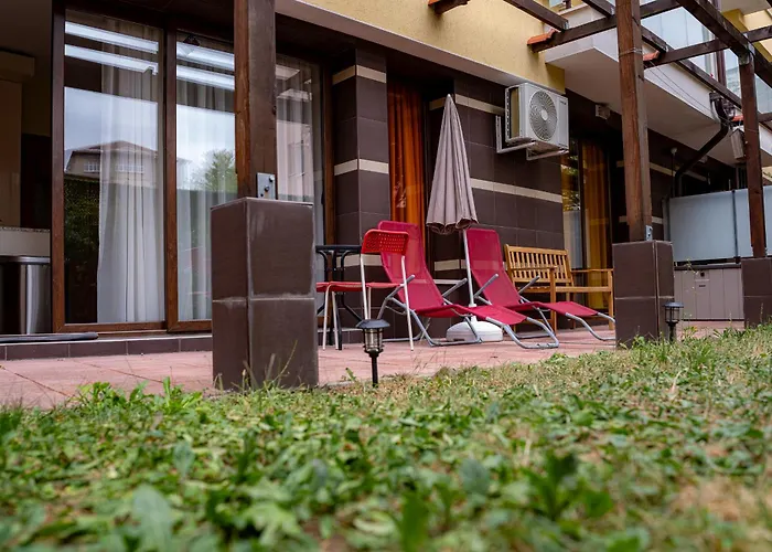 アパート Claire With Garden