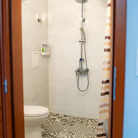 Quiet Garden Retreat, Private Patio Free Parking Lejlighed