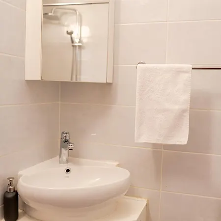 Quiet Garden Retreat, Private Patio Free Parking Sofia
