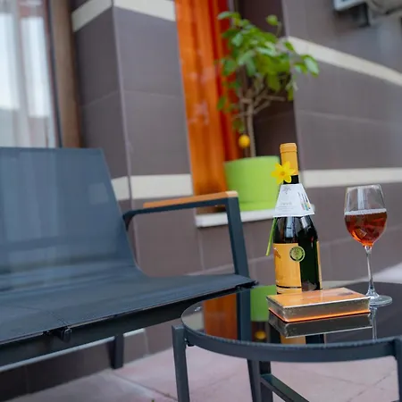 Quiet Garden Retreat, Private Patio Free Parking Apartment Sofia
